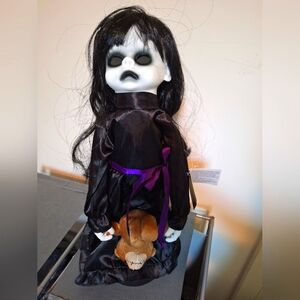 Nwts Creepy Talking Annabelle Doll- 19"
